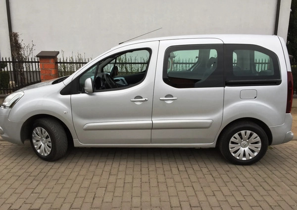 Citroen Berlingo cena 33900 przebieg: 145000, rok produkcji 2015 z Gościno małe 191